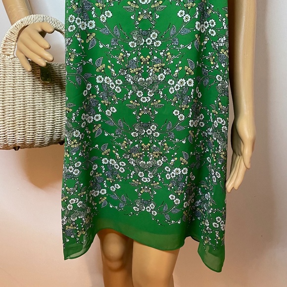Kelly green sleeveless floral layered a line dress - Picture 5 of 12